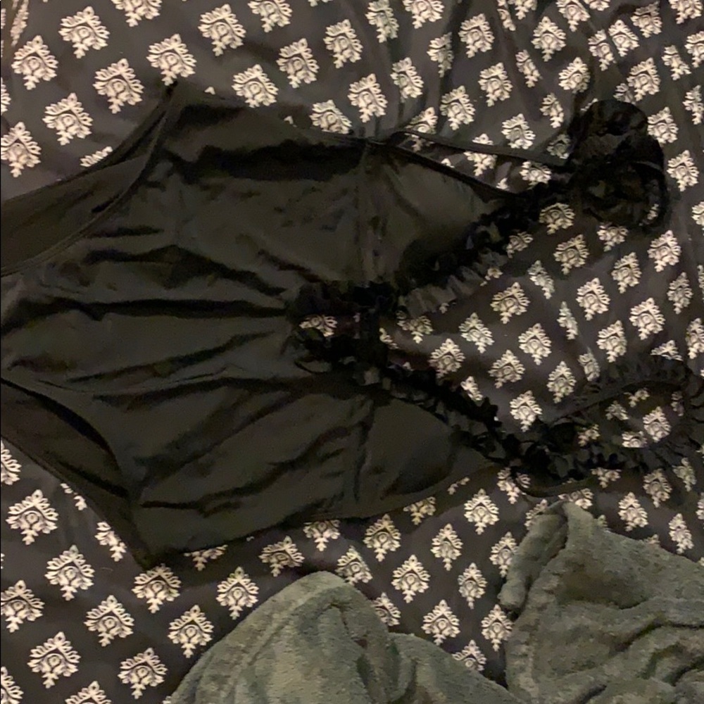 One-piece bathing suit